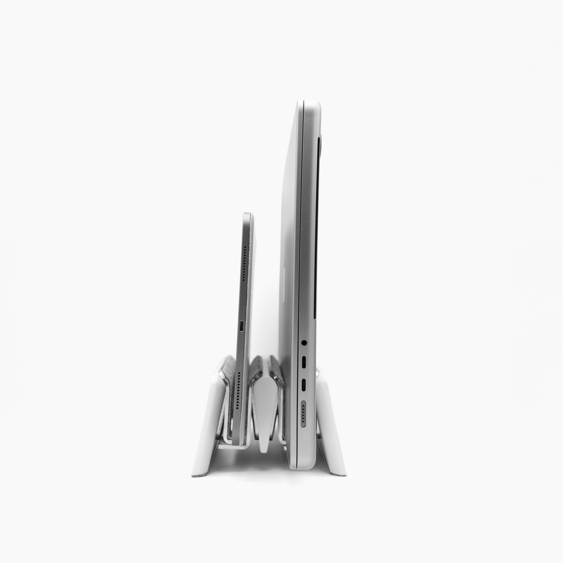 Vertical Laptop Stand | Matte White